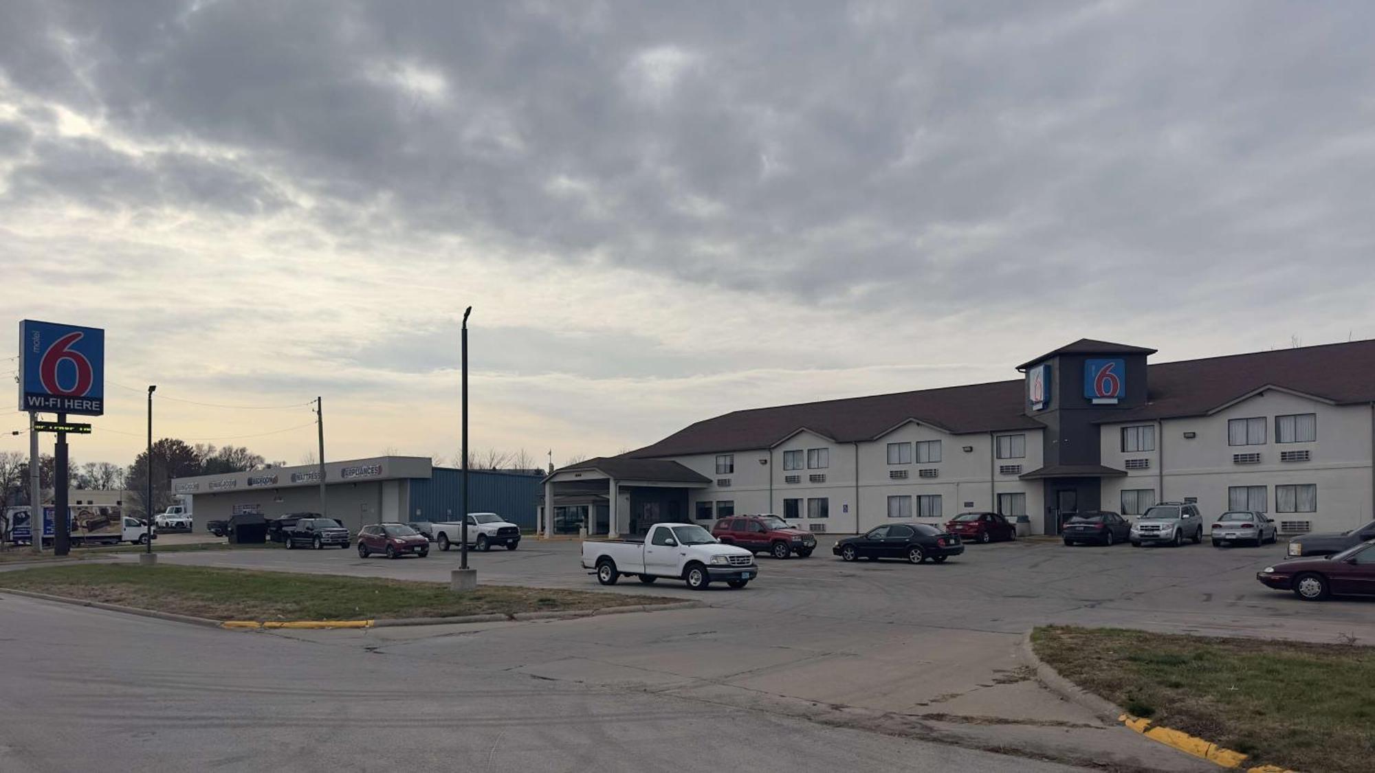 Motel 6-Waterloo, Ia Luaran gambar